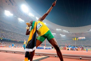 开云下载-维尼修斯主宰比赛走向，牙买加冲垮波兰，速度如何重塑现代足球的文明版图