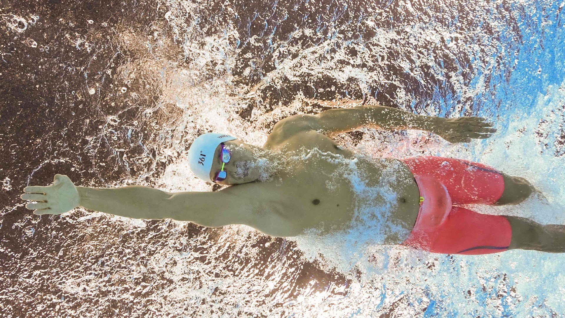 杰伦格林爆发，深圳队一波带走勇士，当东方战术智慧击穿美式篮球神话