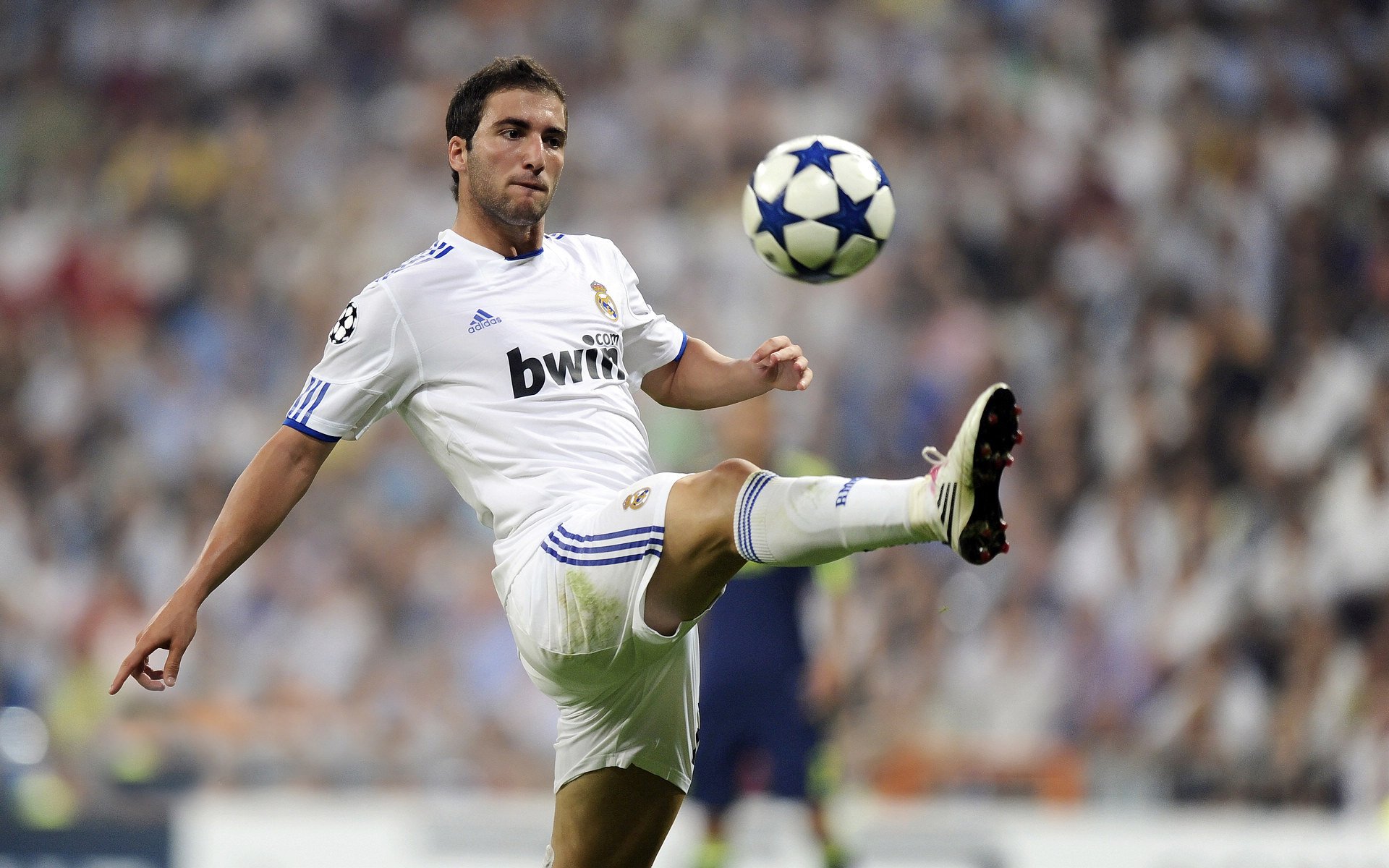 勇士防守锁死掘金，布克成为关键先生，团队铁壁与个人锋芒的胜利交响